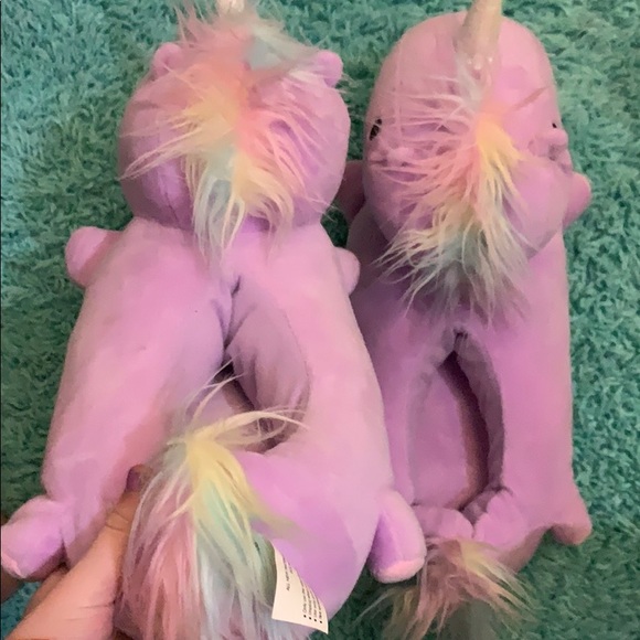 Slippers - Picture 2 of 4